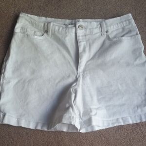 Gloria Vanderbilt White Jean Shorts Mid-Thigh Length